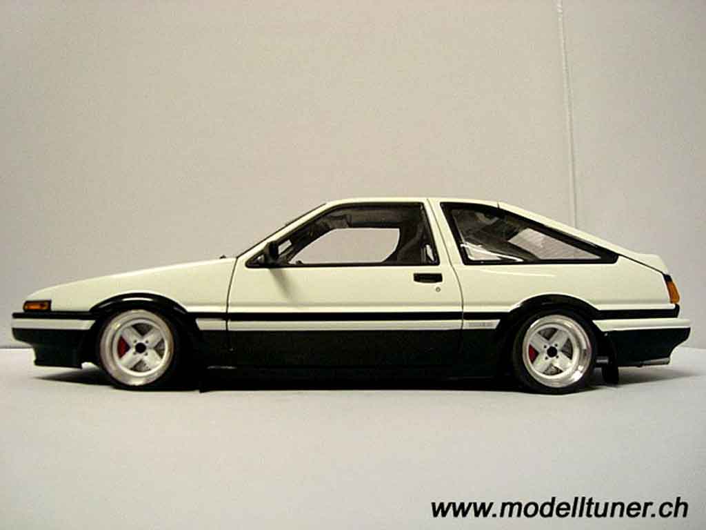 Toyota Trueno Drift preparation 1/18 Autoart