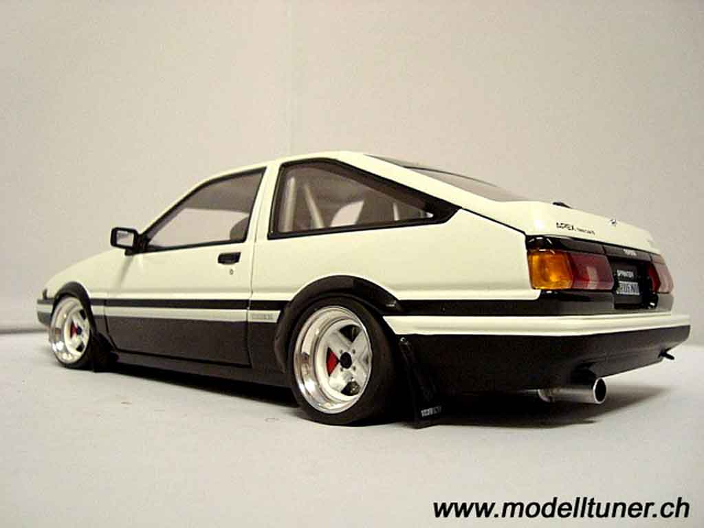 Toyota Trueno Drift preparation 1/18 Autoart