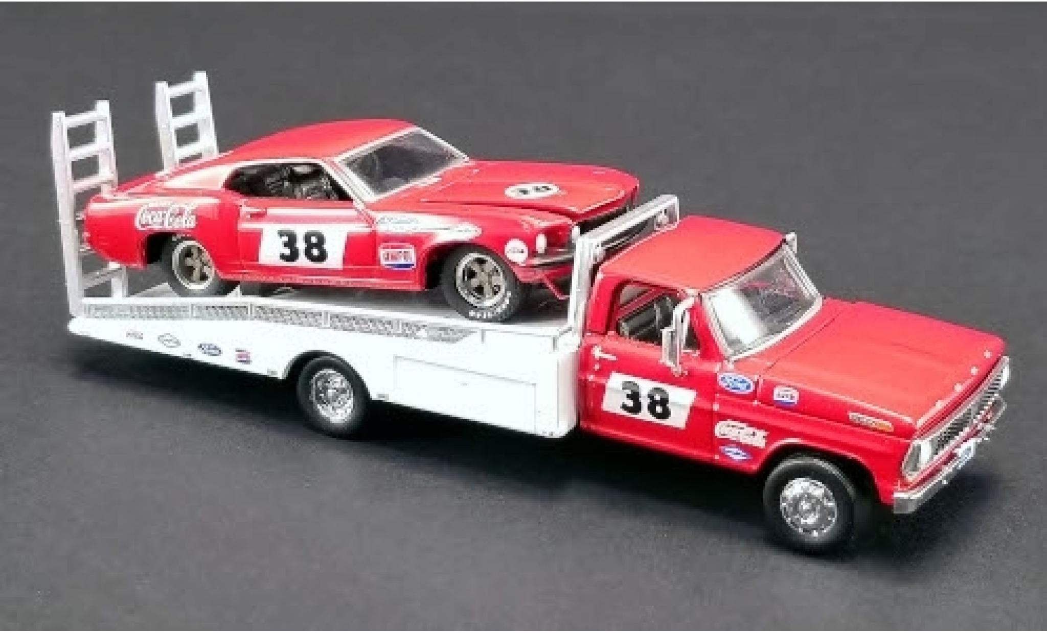 Ford Mustang 1/64 ACME No.38 Allan Moffat Racing Trans-Am 1969 avec F-350 Ramp Truck A.Moffat modelauto