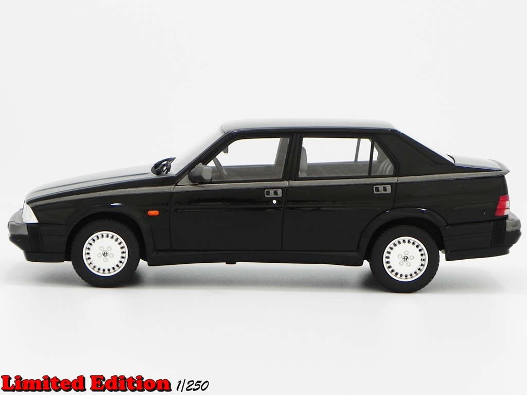 Alfa Romeo 75 3.0 v6 LM087B zwart 1/18 Laudoracing Models