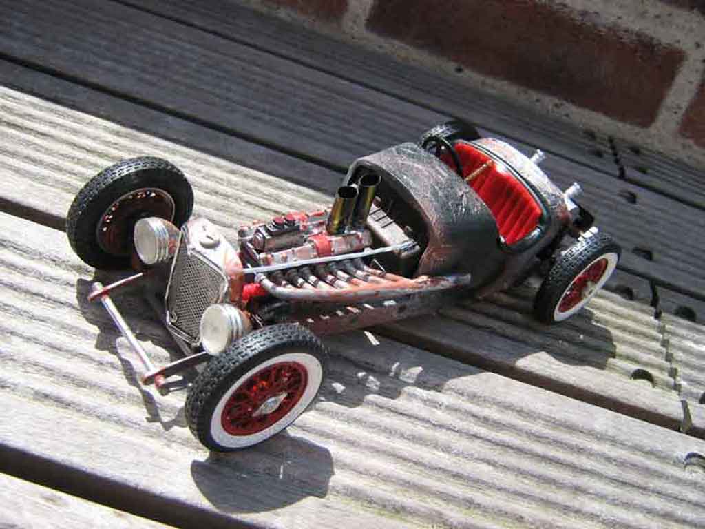 Alfa Romeo 2300 1/18 Burago spider (1932) de style rat rad modelauto