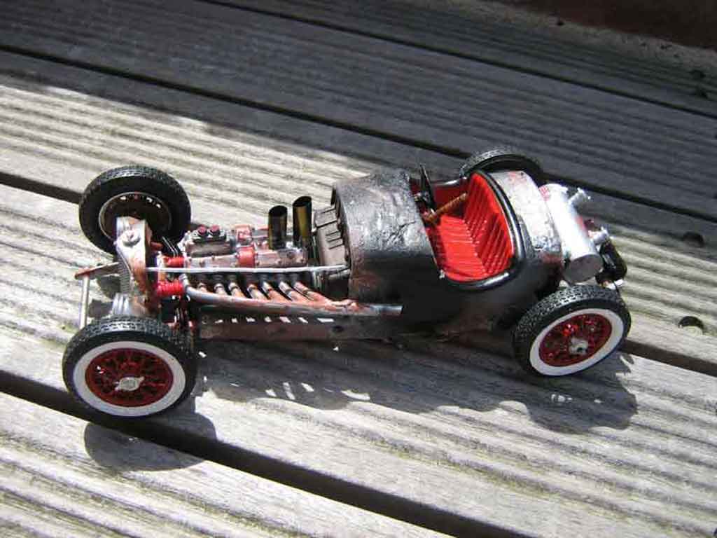 Alfa Romeo 2300 cabriolet spider (1932) de style rat rad 1/18 Burago