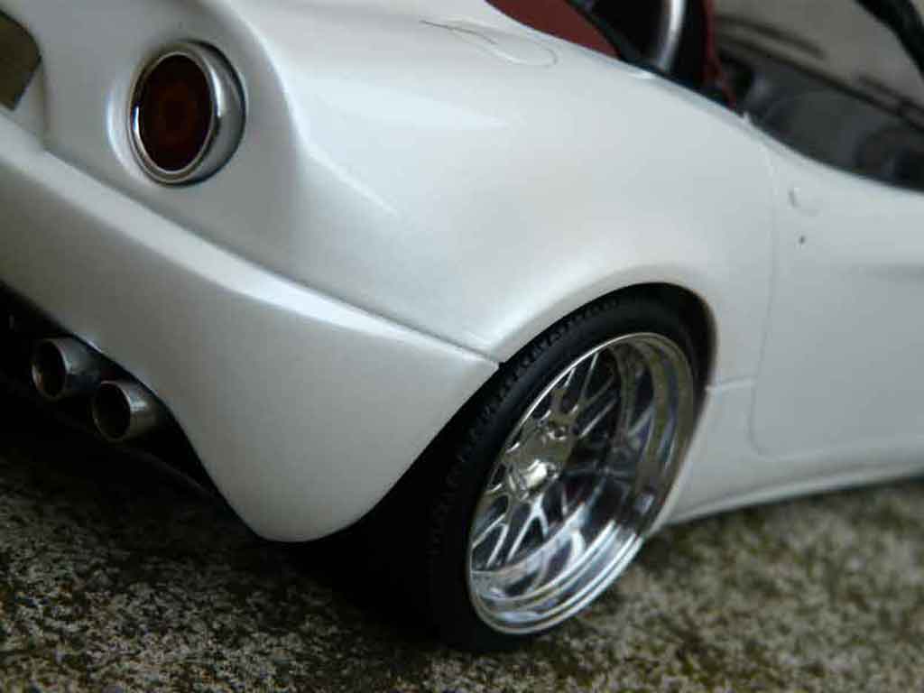 Alfa Romeo 8C competizione spider mr wit jantes alu 1/18 MR Collection