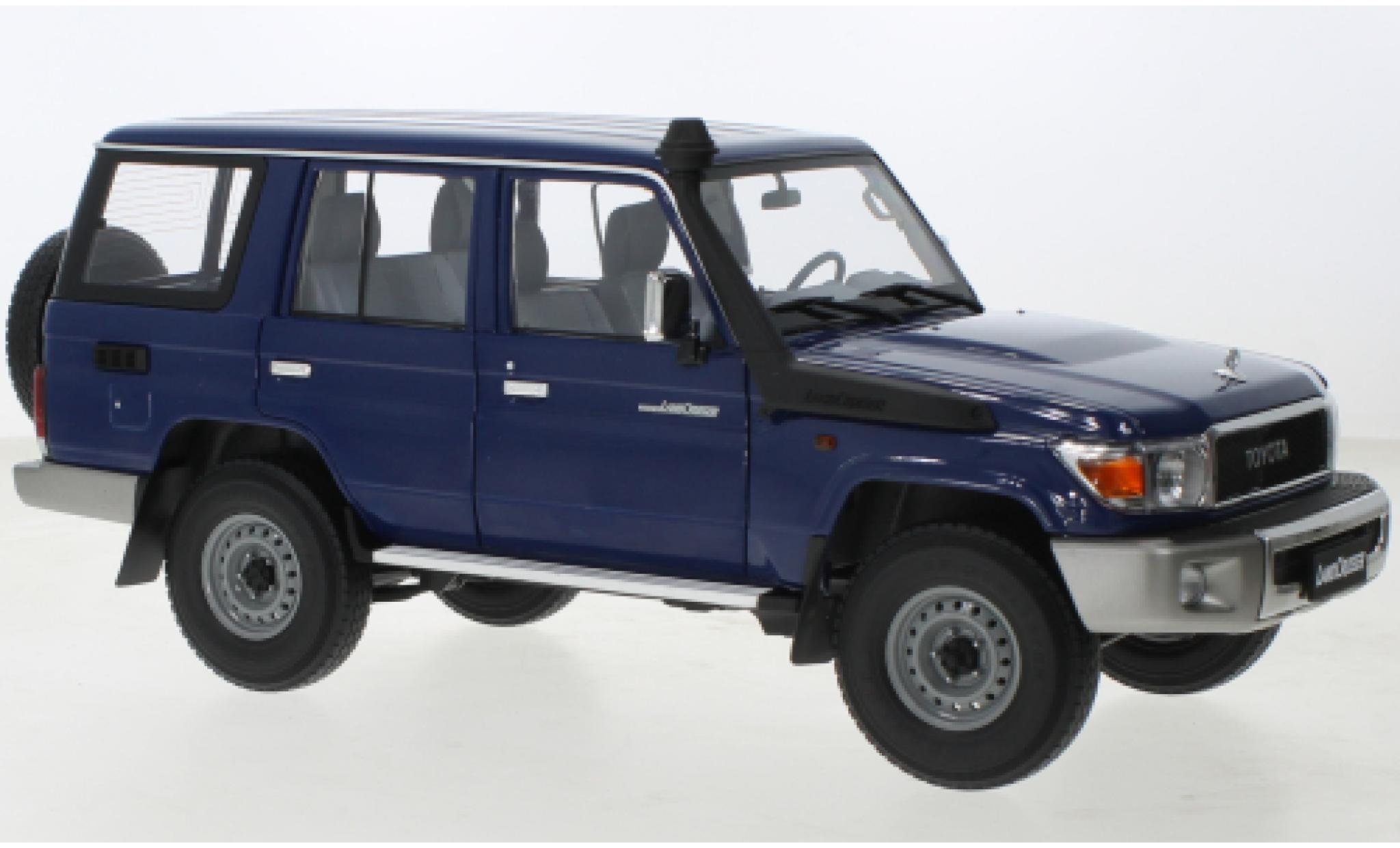 Toyota Land Cruiser 1/18 Almost Real 76 blauw 2017 modelauto