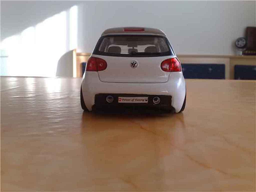 Volkswagen Golf GTI wit jantes bbs 1/18 Norev