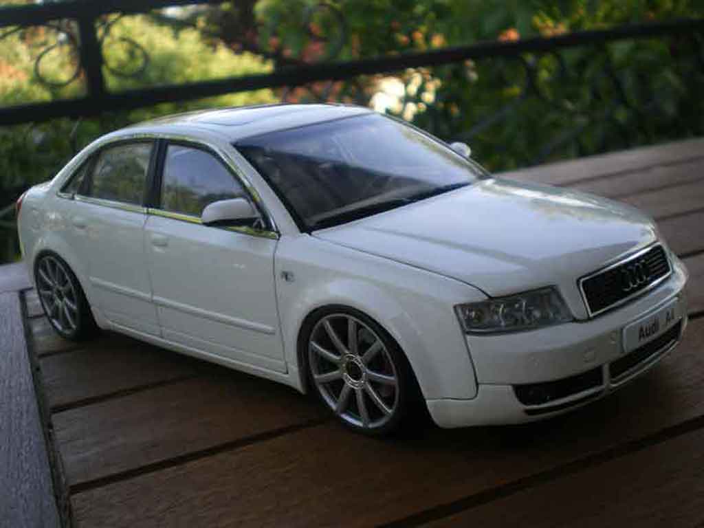Audi A4 1/18 Minichamps b6 s-line wit jantes 19 pouces modelauto
