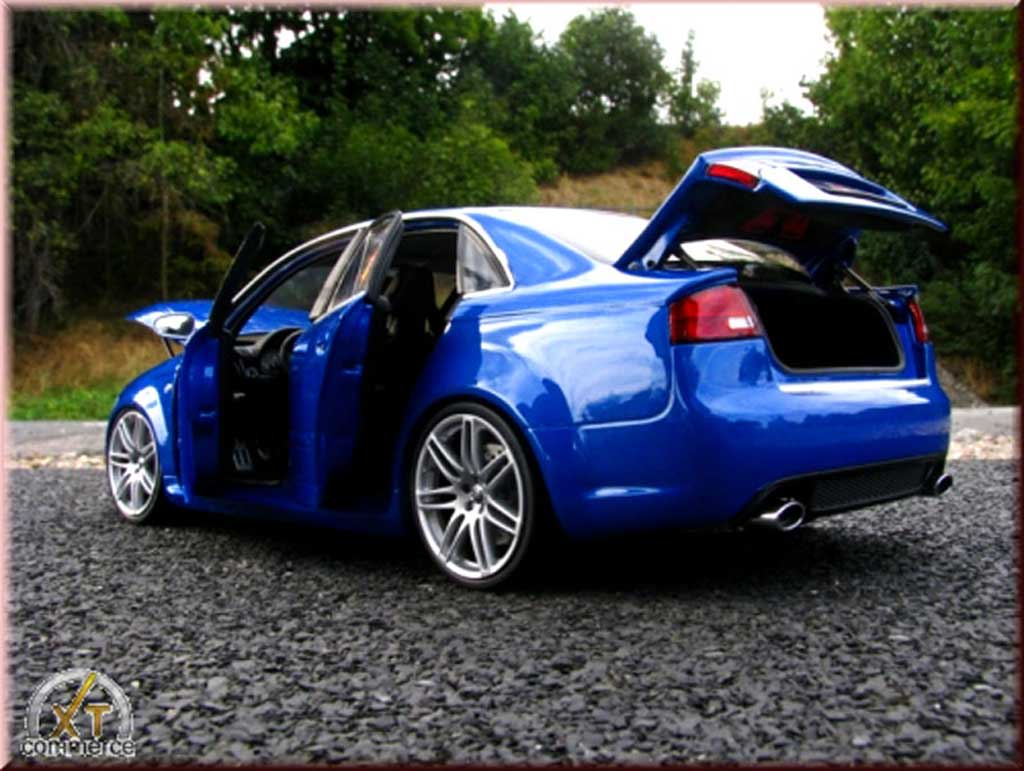 Audi RS4 berline blauw kit suspension rabaissee 1/18 Minichamps