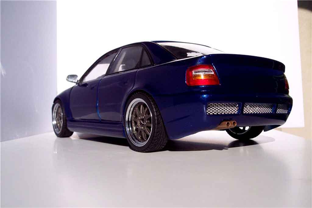 Audi S4 1/18 Ut Models kit rs4 blauw jantes kinesis modelauto