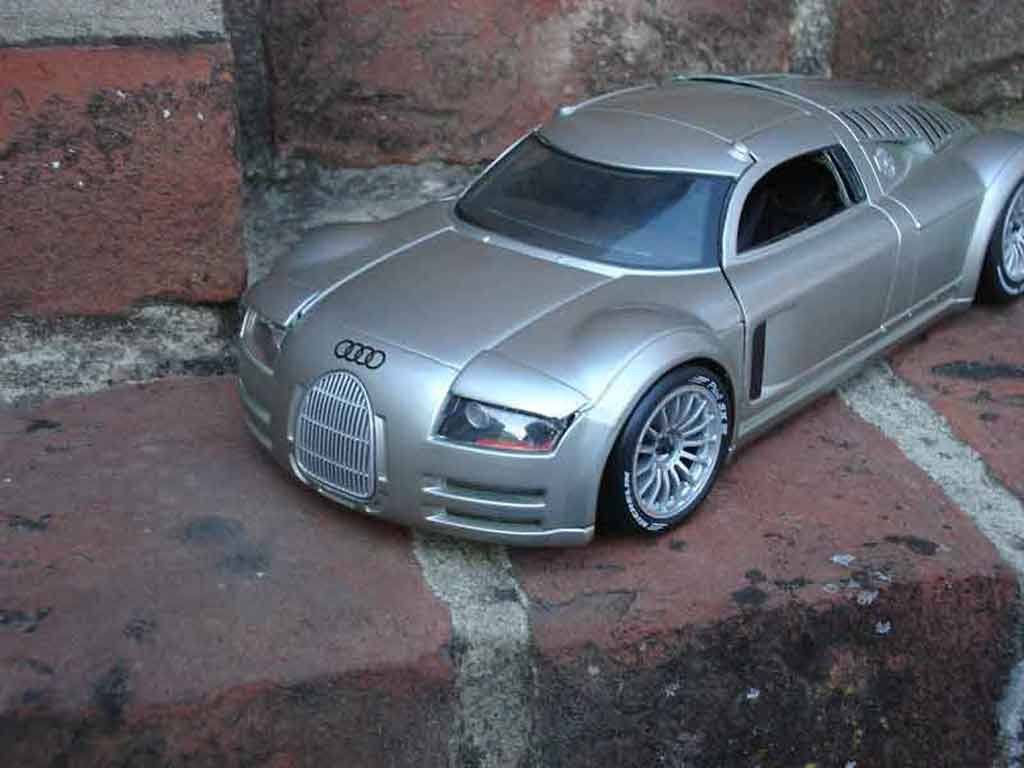 Audi Supersportwagen 1/18 Maisto pinkmeyer modelauto