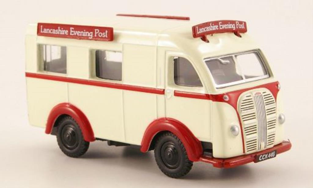 Austin K8 1/76 Oxford Threeway Van Lancashire Evening Post modelauto