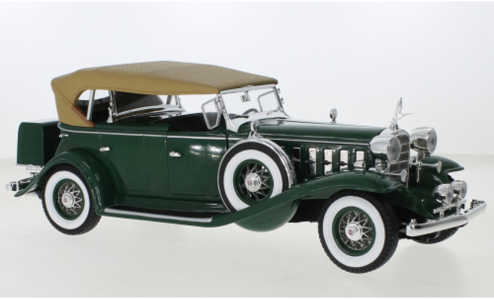 Cadillac V16 1/18 Auto World Phaeton groen 1932 modelauto