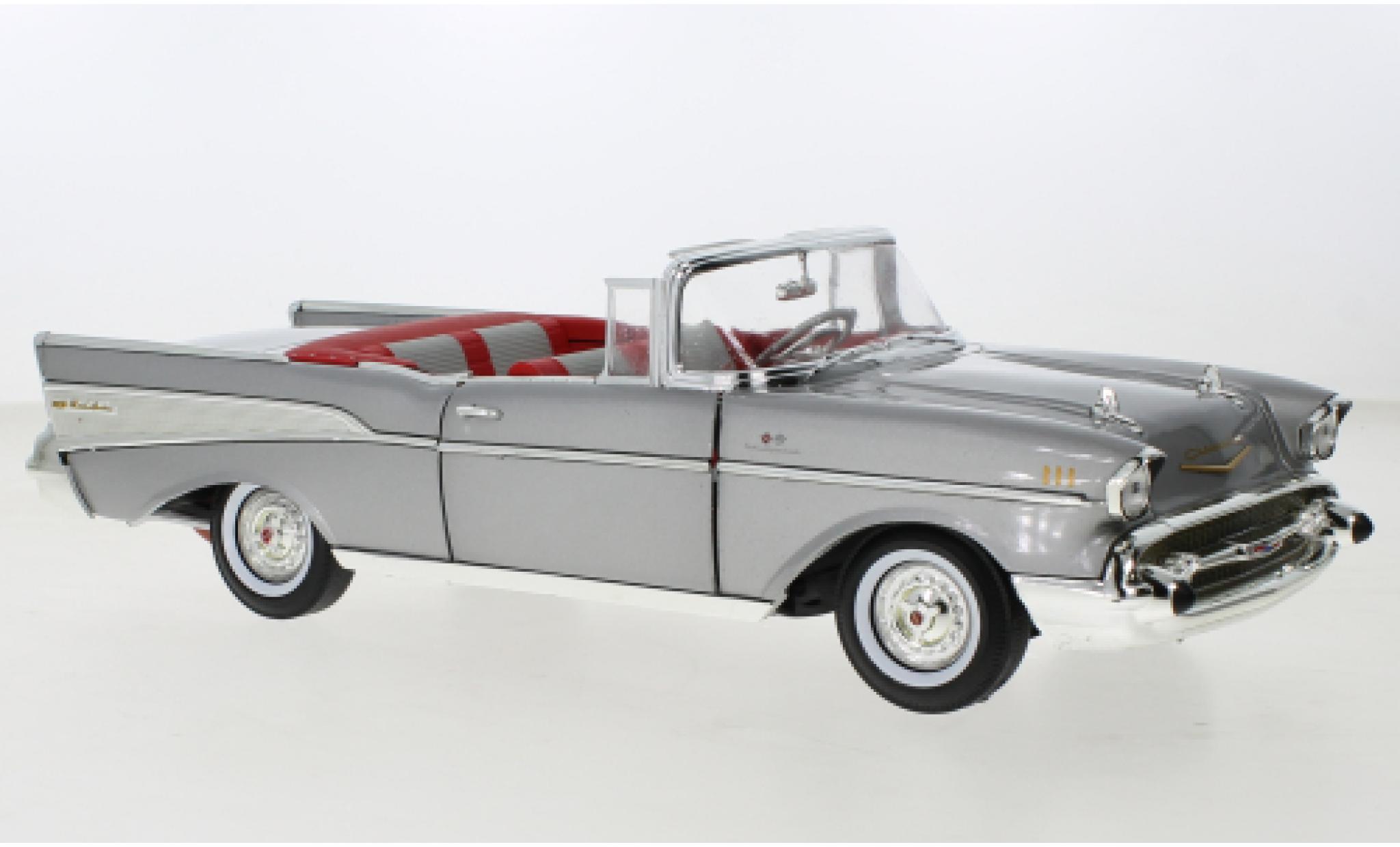 Chevrolet Bel Air 1/18 Auto World Cabriolet metallic grijs 1957 modelauto