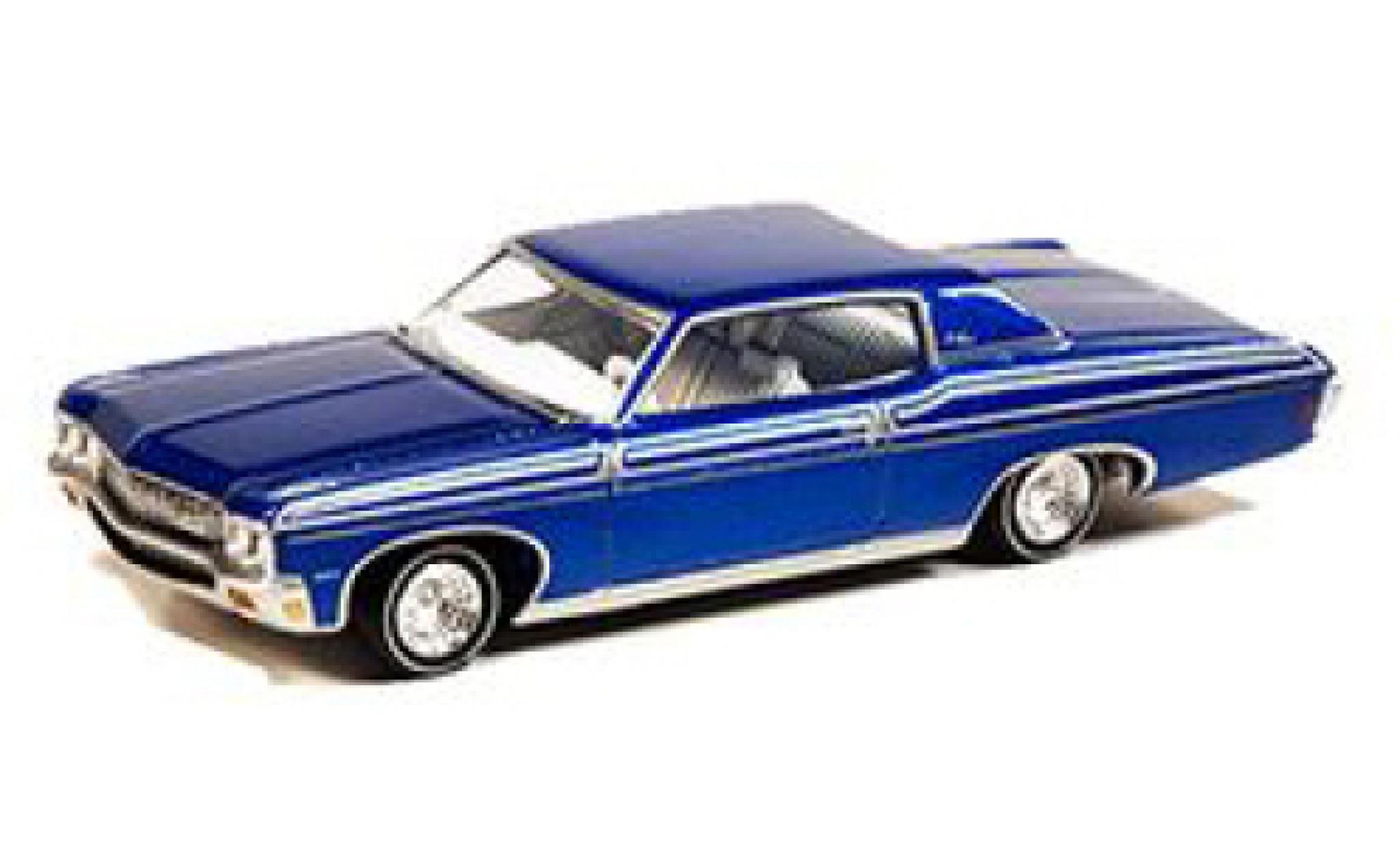 Chevrolet Impala 1/64 Auto World Sport Coupe metallic blauw 1970 modelauto