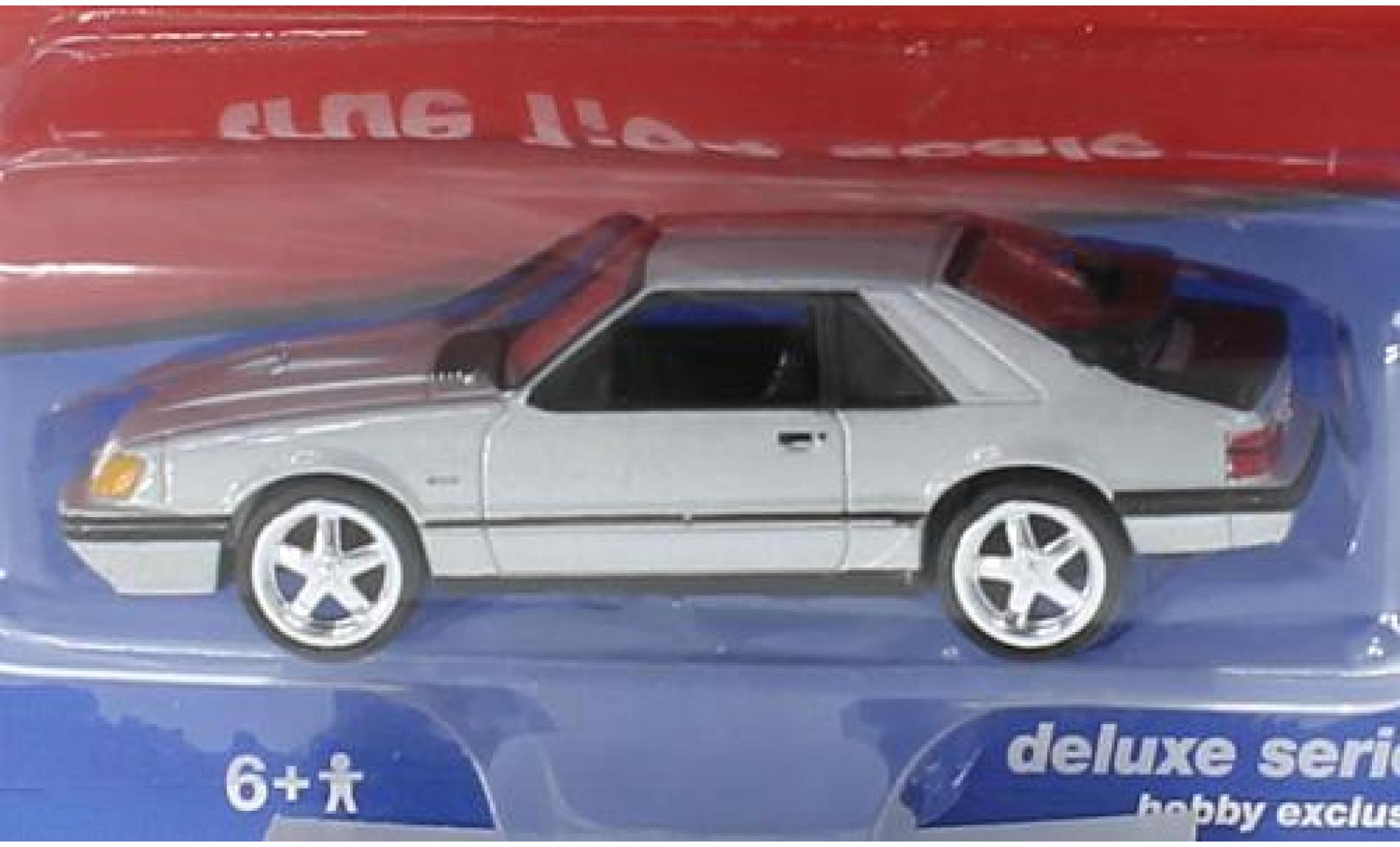 Ford Mustang 1/64 Auto World SVO grijs 1984 modelauto