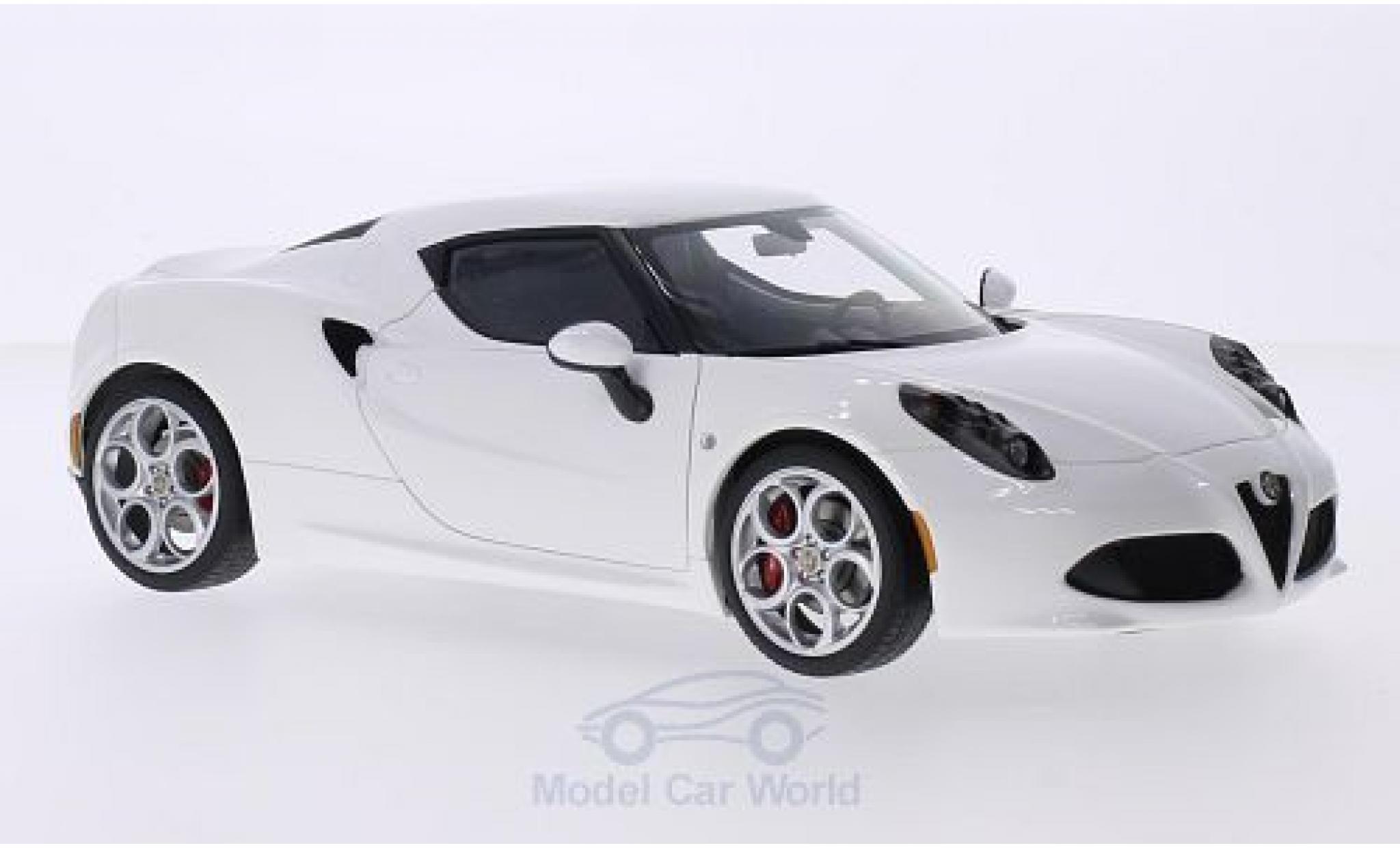 Alfa Romeo 4C 1/18 AUTOart wit 2013 modelauto