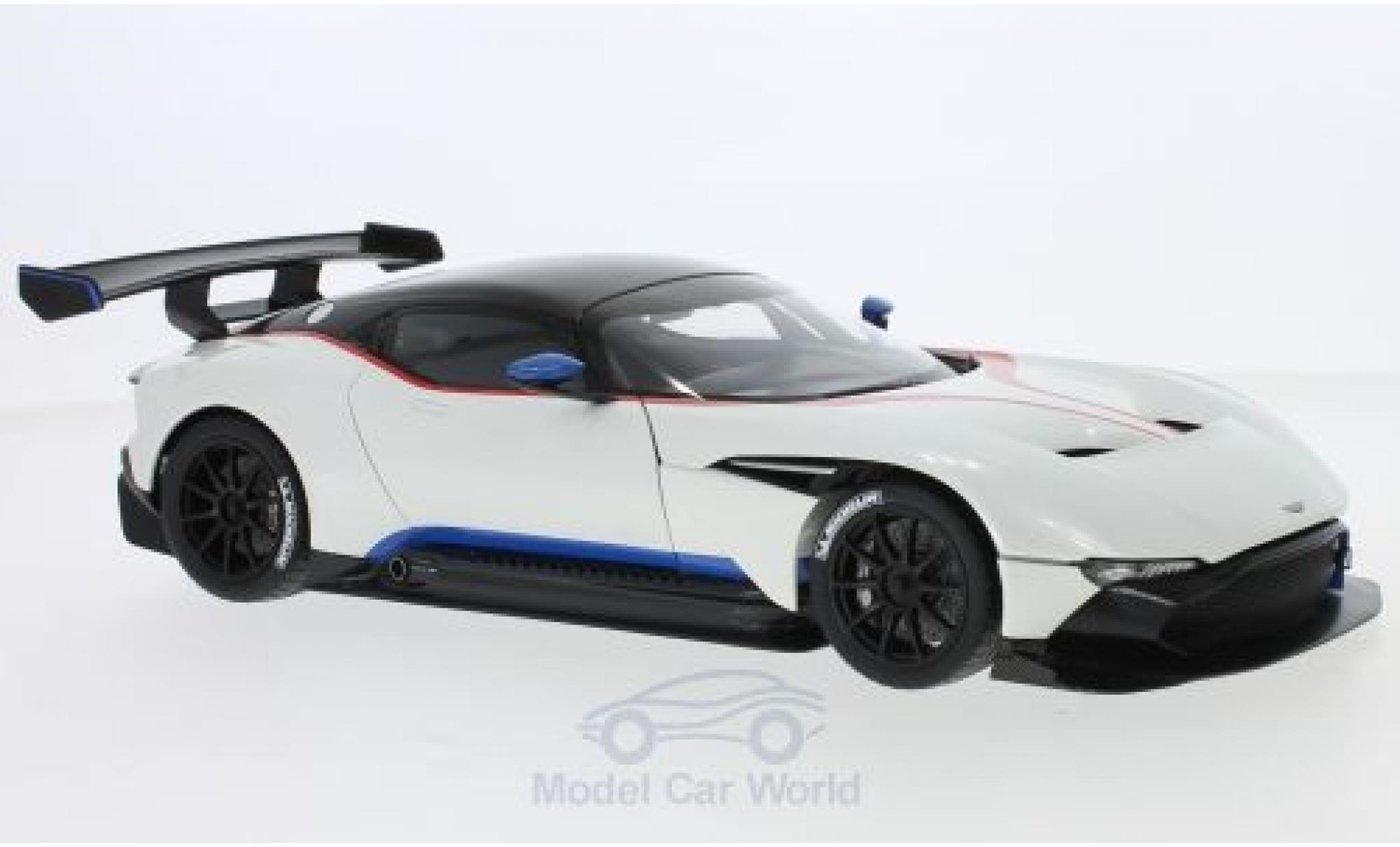 Aston Martin Vulcan 1/18 AUTOart wit/carbon 2015 modelauto
