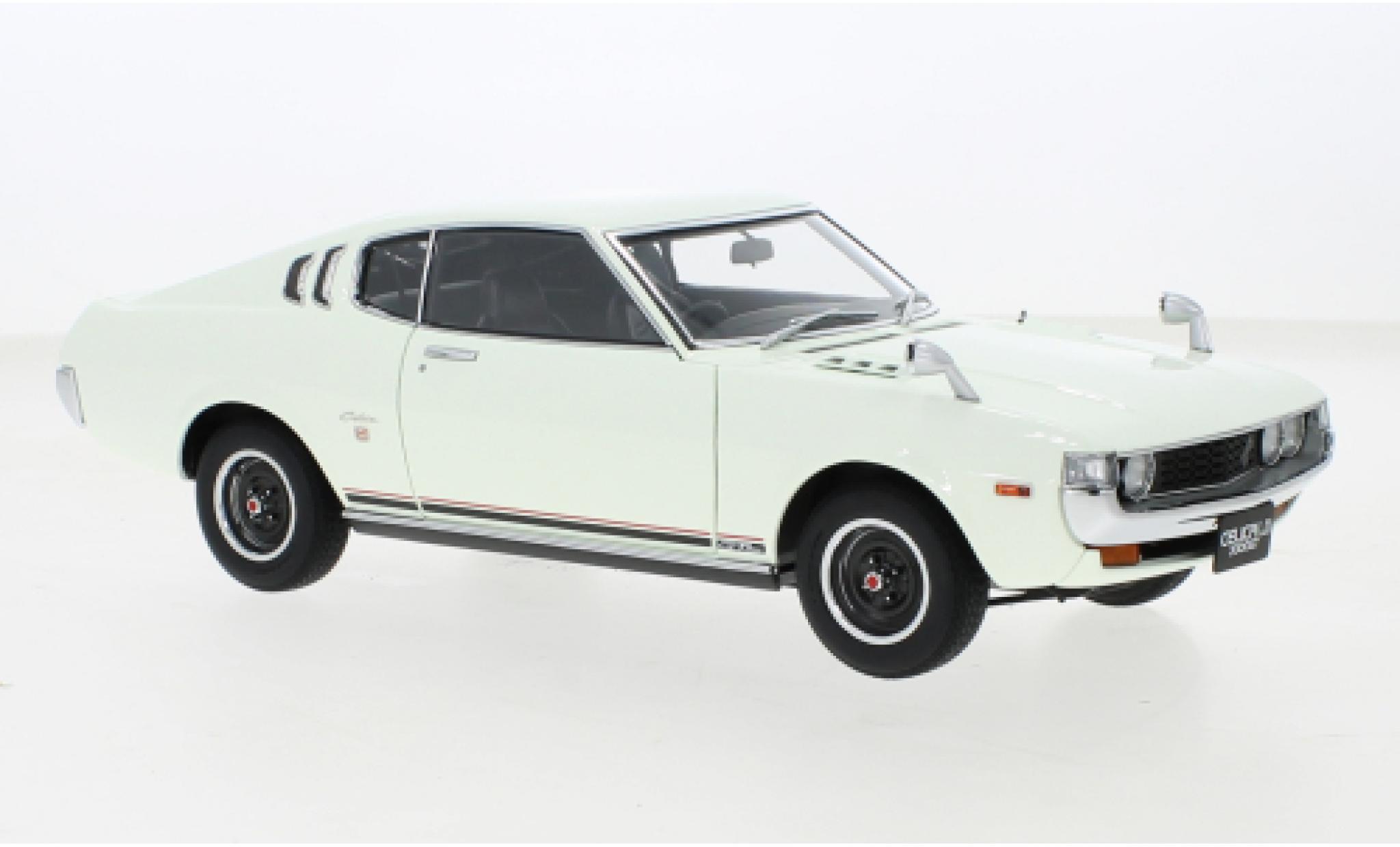 Toyota Celica 1/18 AUTOart Liftback 2000GT (RA25) wit RHD 1973 modelauto