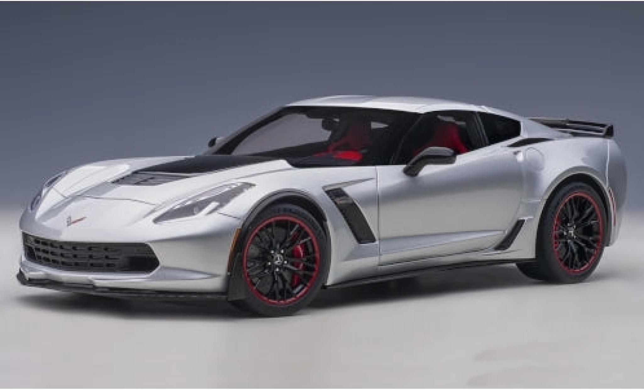 Chevrolet Corvette 1/18 AUTOart (C7) Z06 grijs/matt-zwart 2014 modelauto
