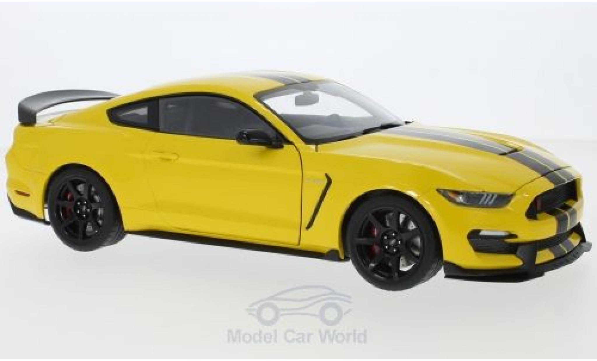 Ford Mustang 1/18 AUTOart Shelby GT-350R geel/zwart 2017 modelauto