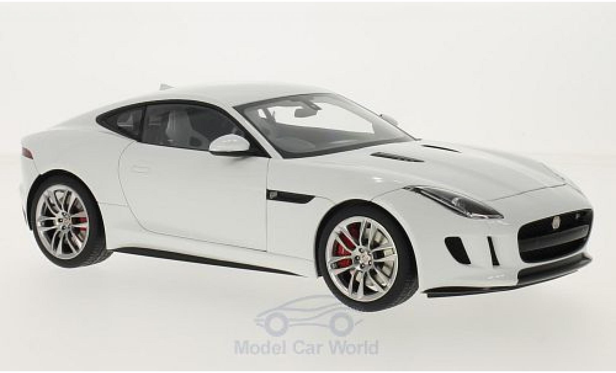 Jaguar F-Type 1/18 AUTOart R Coupe wit RHD 2015 modelauto