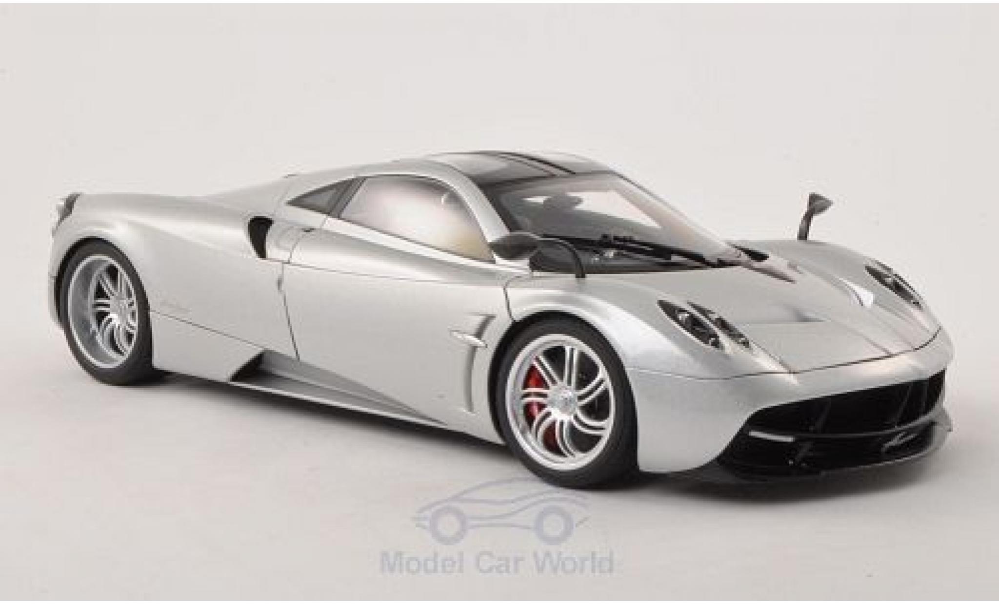 Pagani Huayra 1/18 AUTOart metallic grijs 2011 modelauto