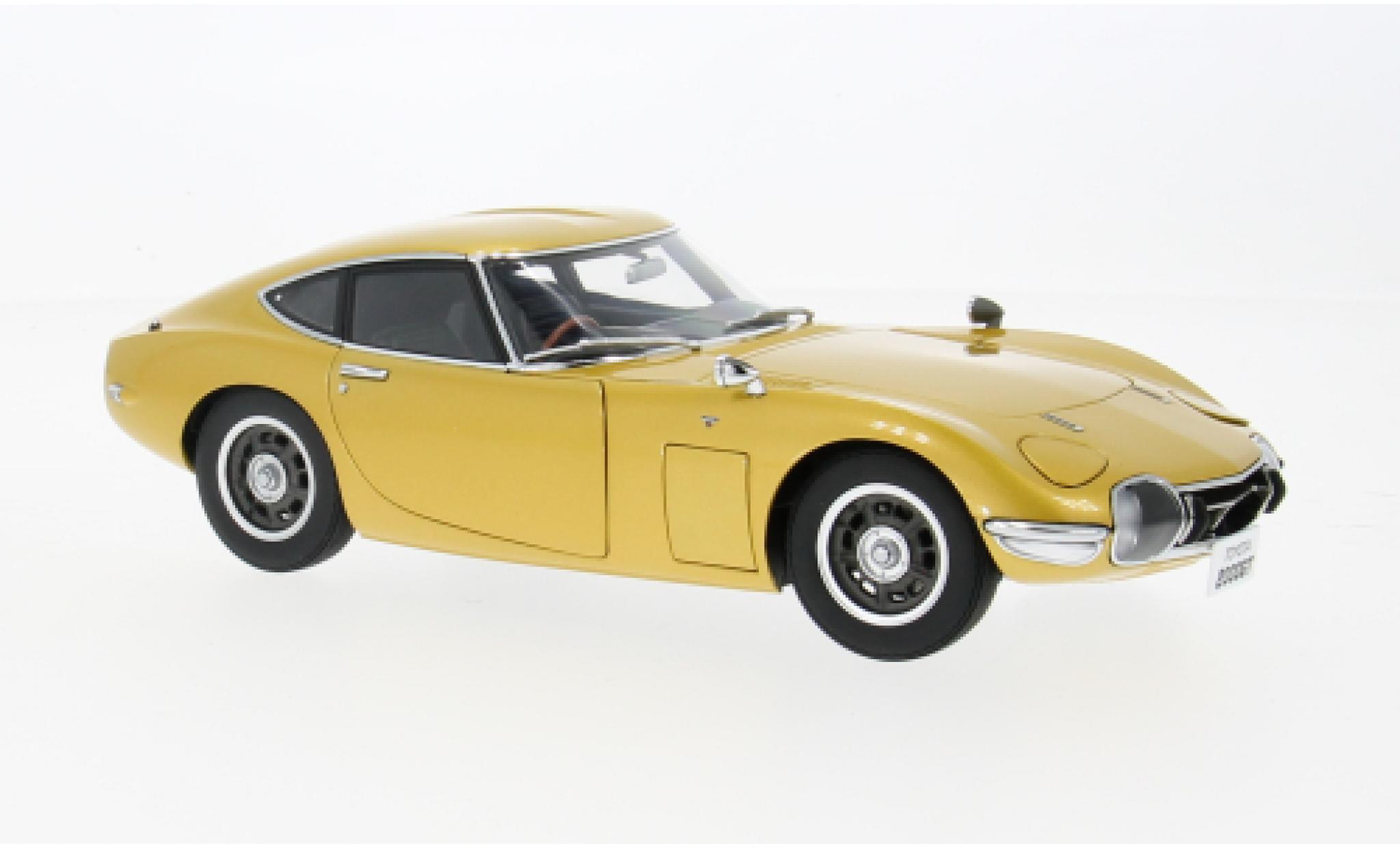 Toyota 2000 GT 1/18 AUTOart gold 1967 1:18 modelauto
