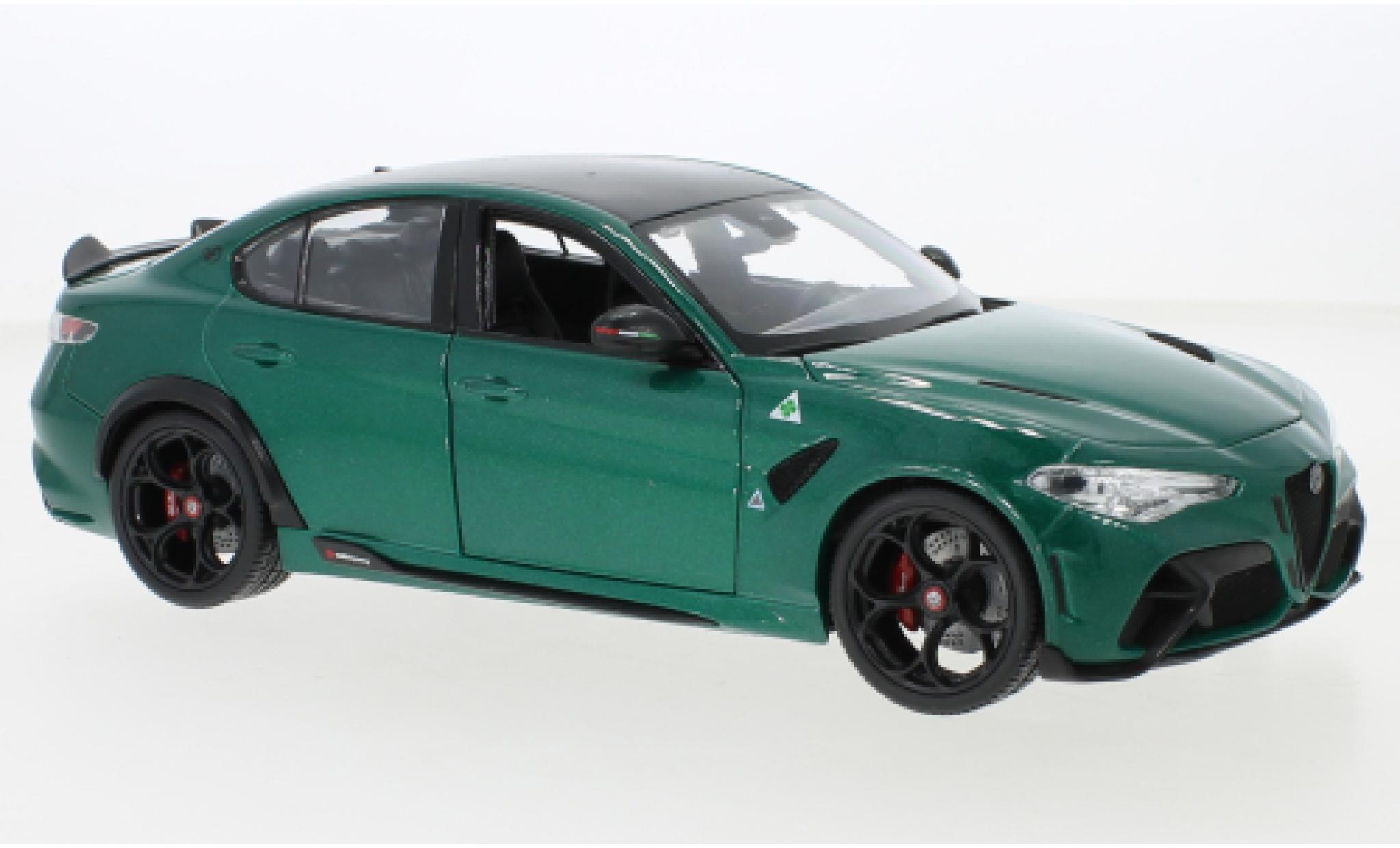 Alfa Romeo Giulia 1/18 Burago GTA metallic groen 2020 modelauto