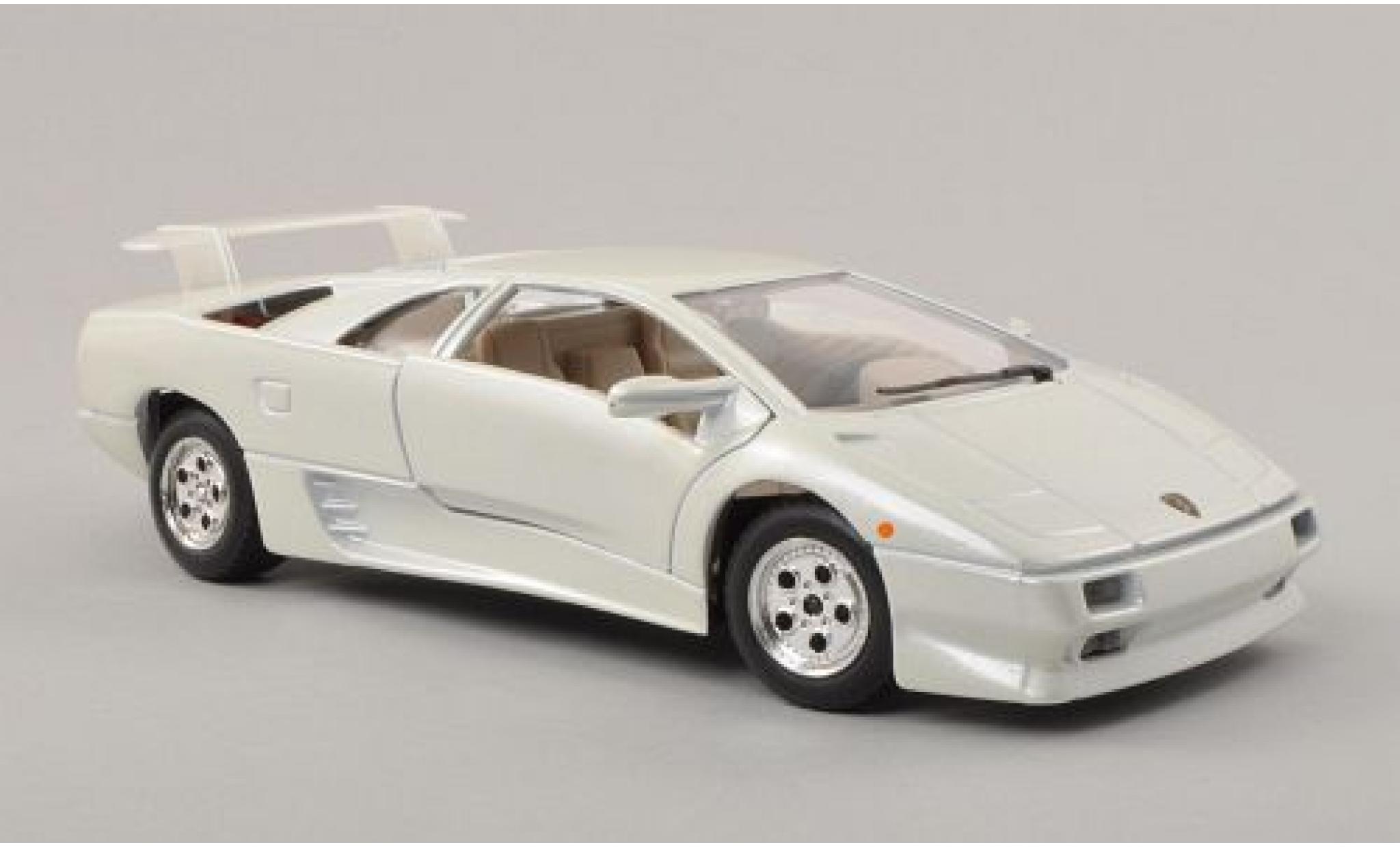 Lamborghini Diablo 1/24 Burago metallic wit modelauto