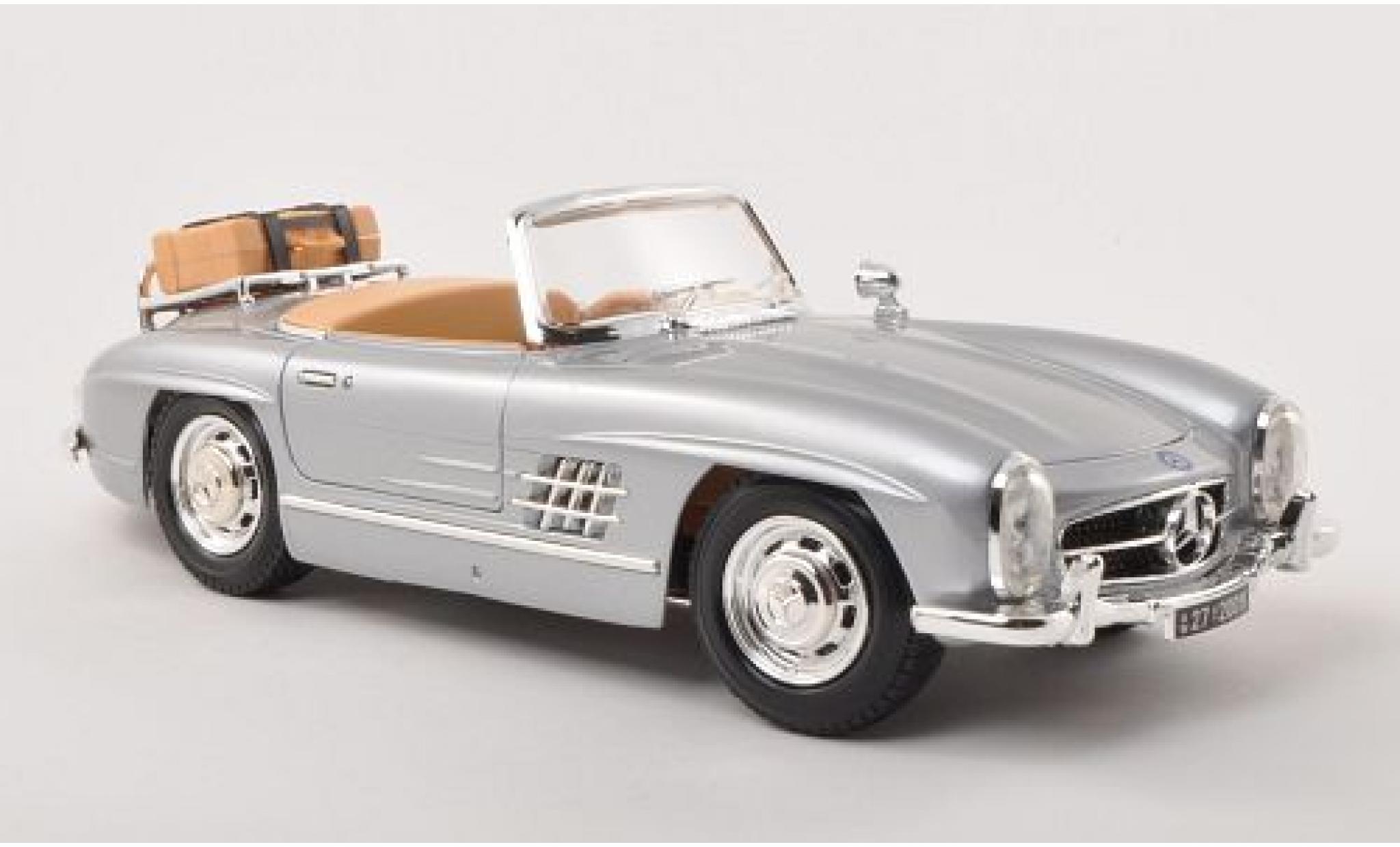 Mercedes 300 1/18 Burago SL Roadster grijs mit Gep&auml;cktr&auml;ger modelauto