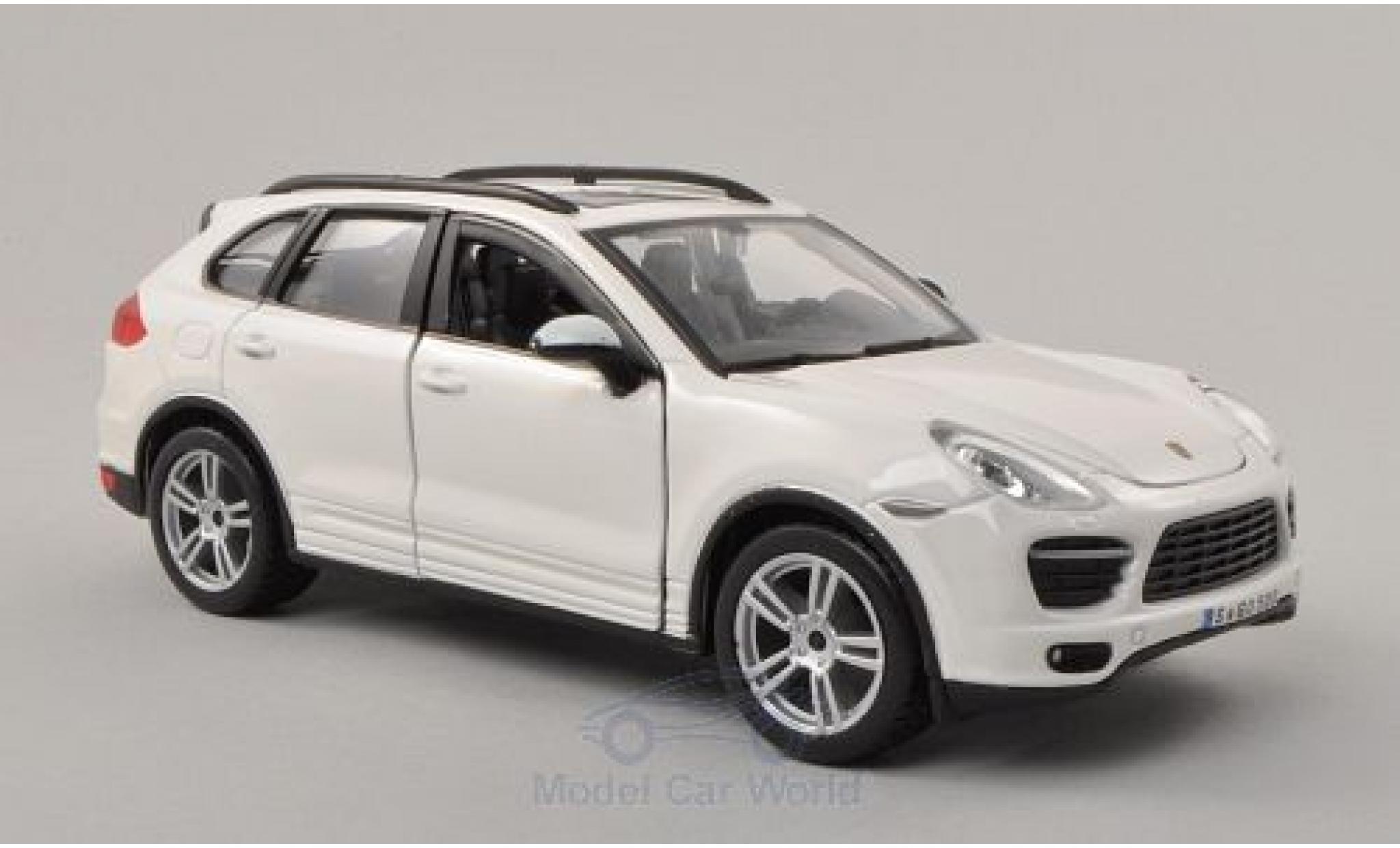 Porsche Cayenne Turbo 1/24 Burago (92A) Turbo wit ohne Vitrine modelauto
