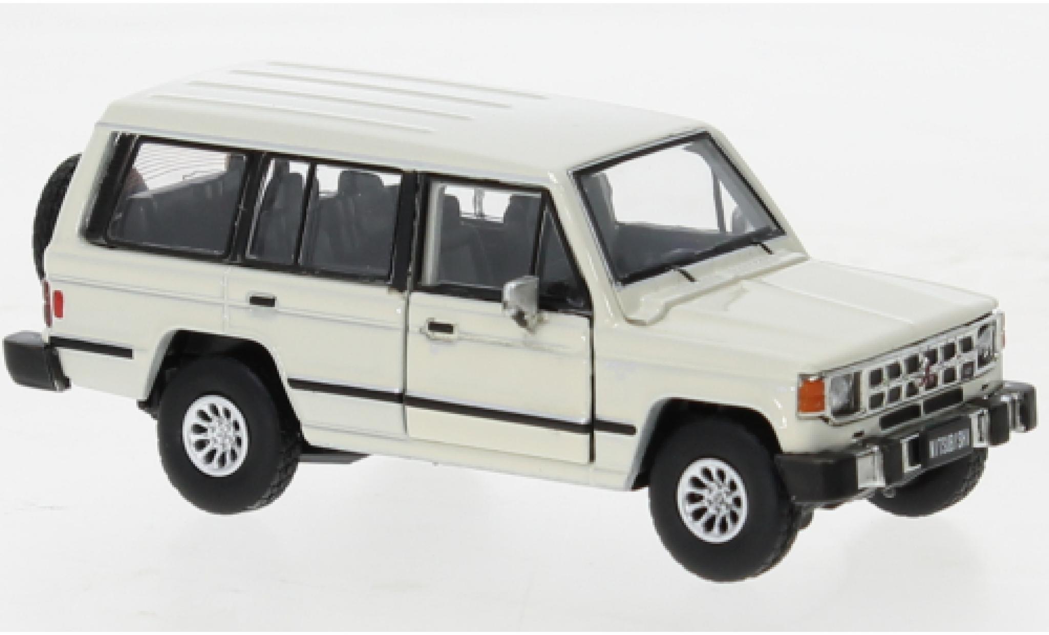 Mitsubishi Pajero 1/64 BM Creations MK1 beige clair 1983 modelauto
