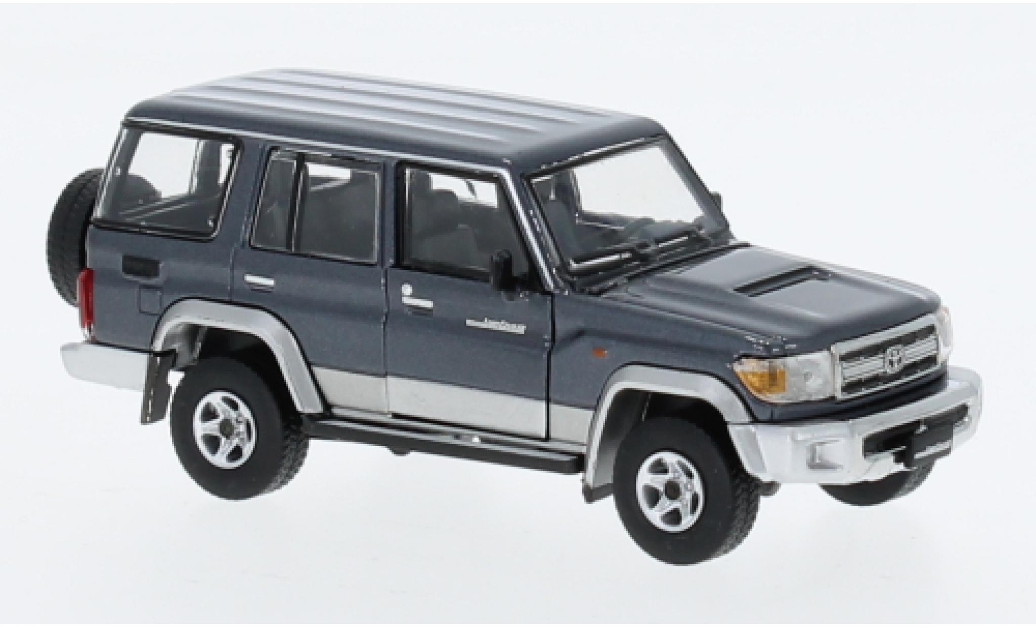 Toyota Land Cruiser 1/64 BM Creations LC76 metallic grijs/d modelauto