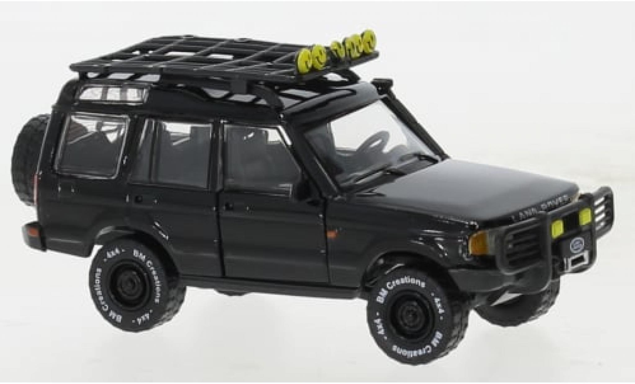 Land Rover Discovery 1/64 BM Creations 1 zwart 1998 1:64 modelauto