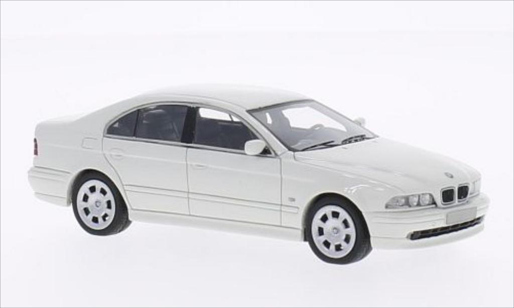 Bmw 520 1/43 Neo i (E39) wit 2002 modelauto
