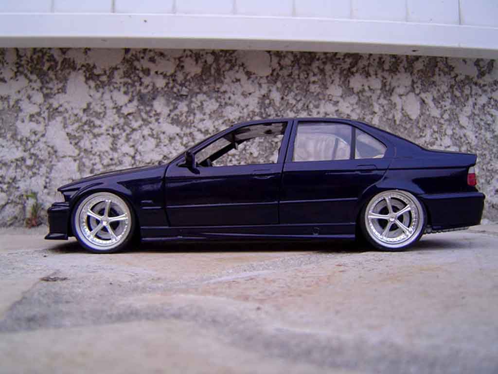 Bmw 325 kit m3 E36 TDS jantes 17 pouces 1/18 Ut Models