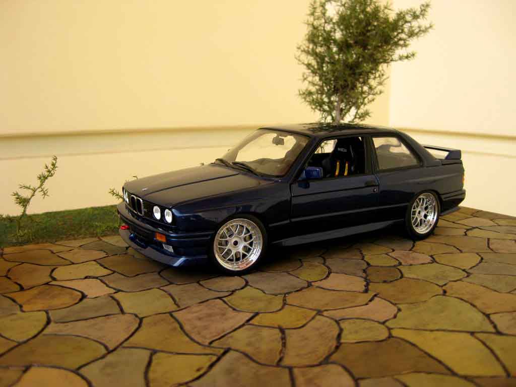 Bmw M3 E30 1/18 Minichamps E30 rsi evolution swap moteur v10 modelauto
