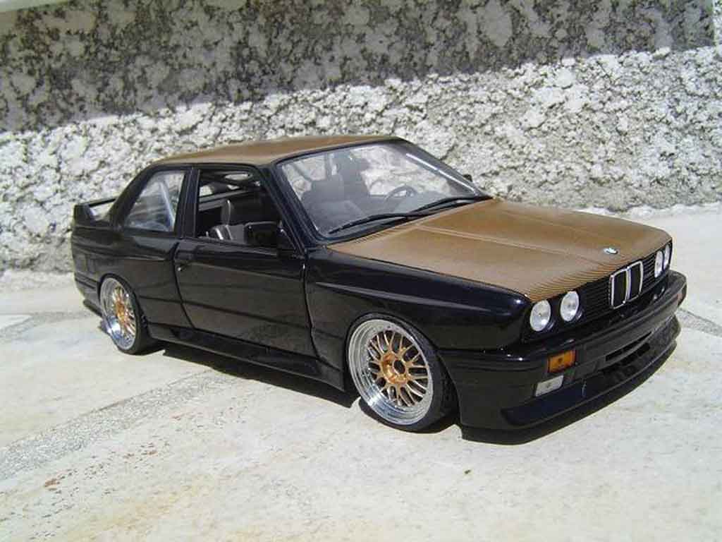 Bmw M3 E30 1/18 Minichamps E30 zwart swap moteur e36 jantes bbs capot kevlar modelauto