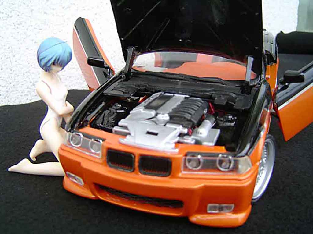 Bmw 325 Cabriolet E36 jantes rh cup 18 pouces peinture biton oranje zwart portes papillon 1/18 Maisto