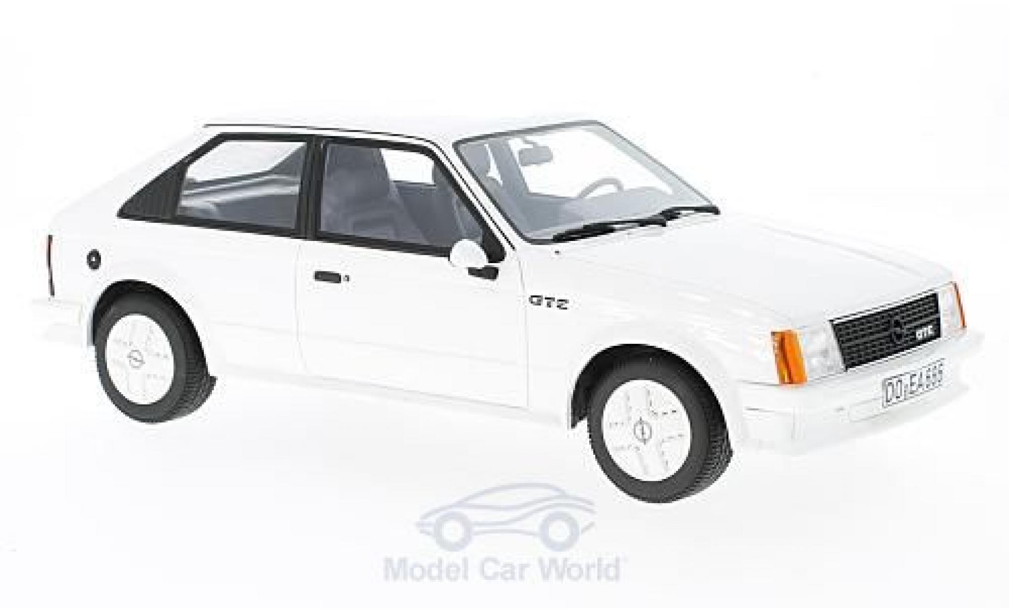 Opel Kadett GT 1/18 BoS Models D GTE wit 1983 modelauto