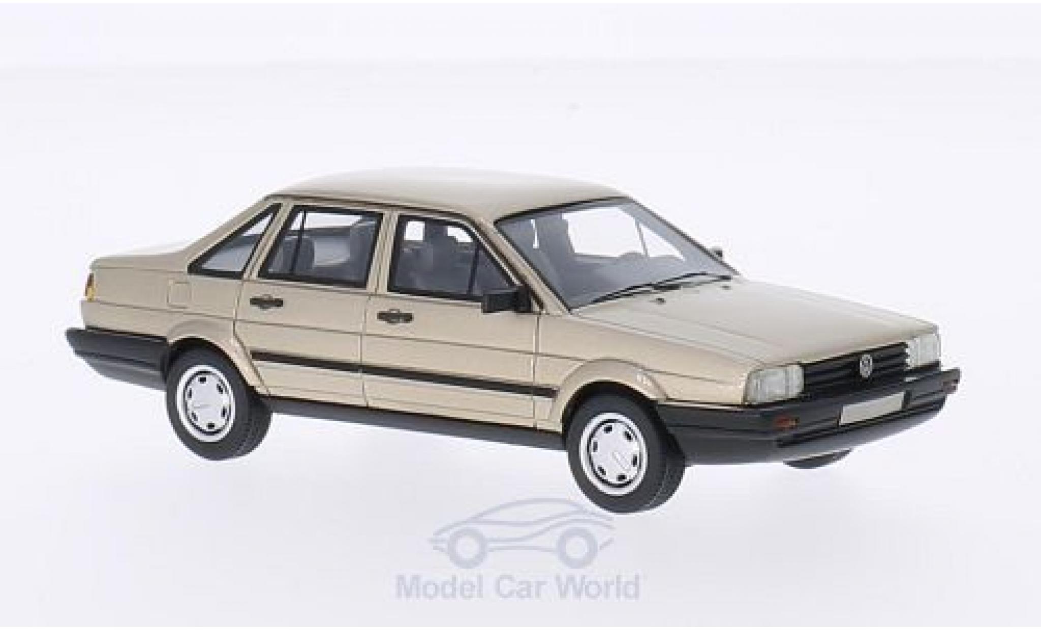 Volkswagen Passat 1/43 BoS Models /Santana metallic beige 1986 modelauto