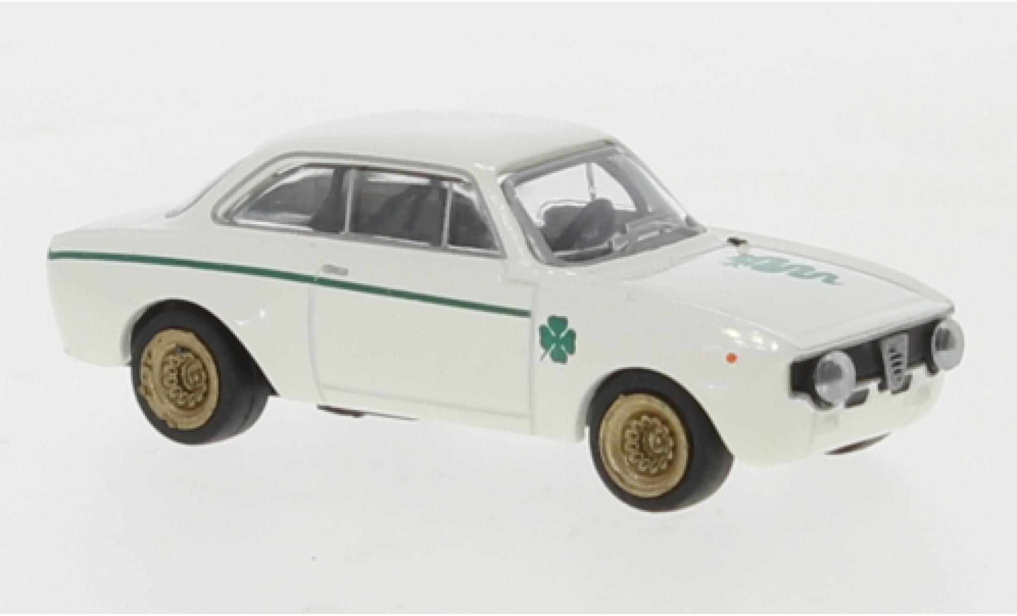 Alfa Romeo GT 1/87 Brekina A 1300 wit 1965 modelauto
