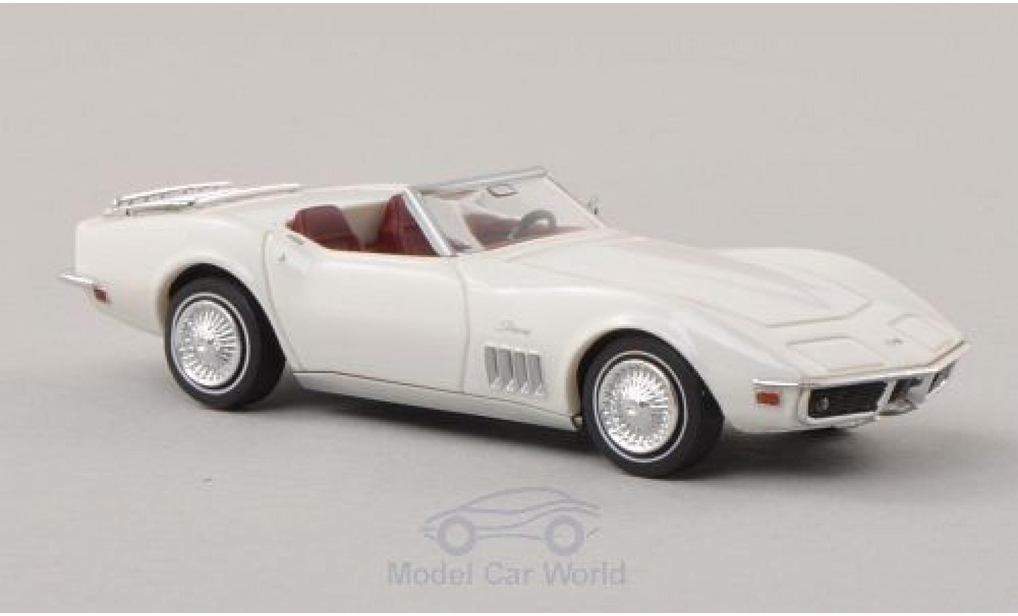 Chevrolet Corvette 1/87 Brekina C3 wit modelauto