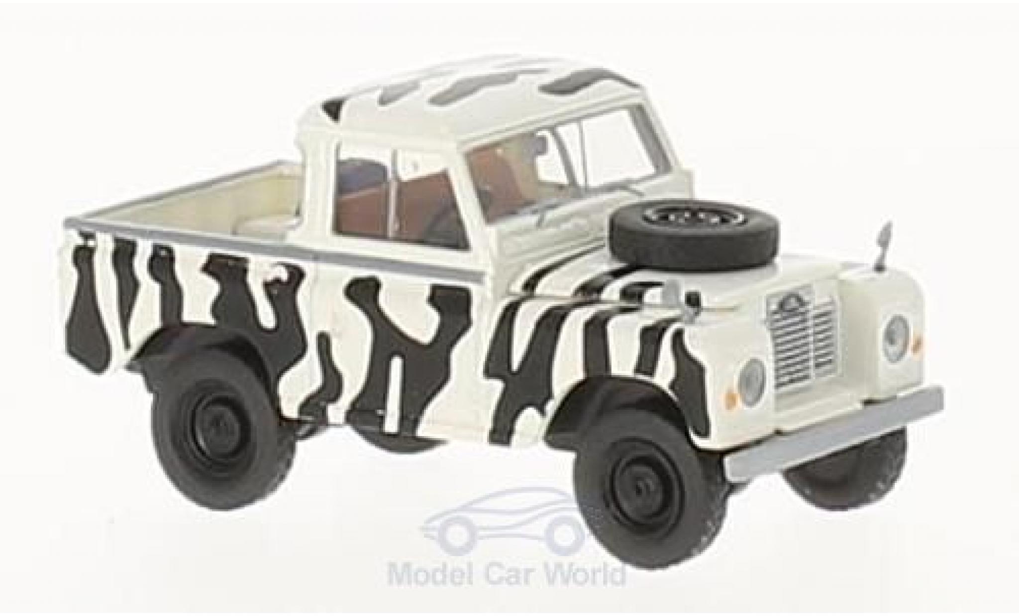 Land Rover 88 1/18 Brekina Safari modelauto