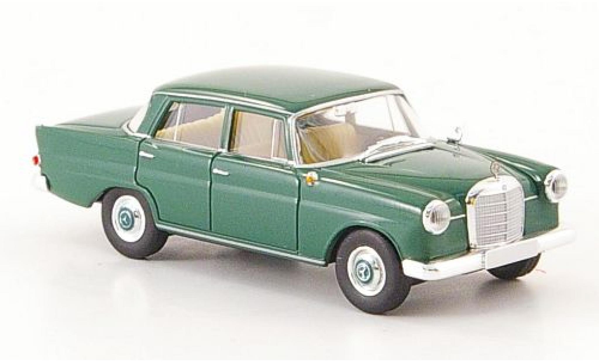 Mercedes 190 1/87 Brekina c (W 110) groen ohne Vitrine modelauto