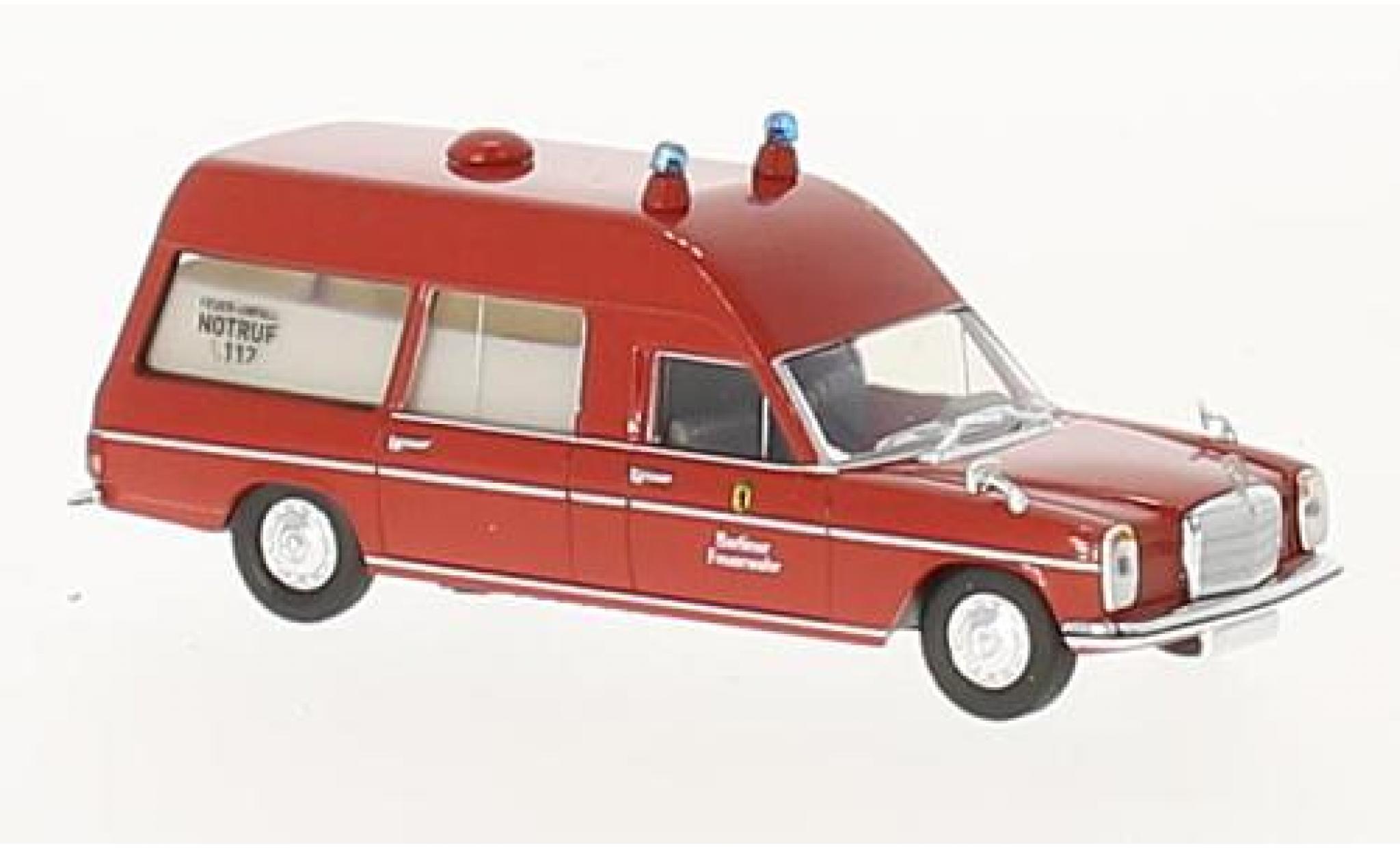 Mercedes /8 1/87 Brekina Sedanr Brandweer ambulance modelauto