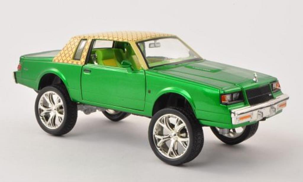 Buick Regal 1/24 Motormax Tuning grun/geel mit Dekor 1987 modelauto