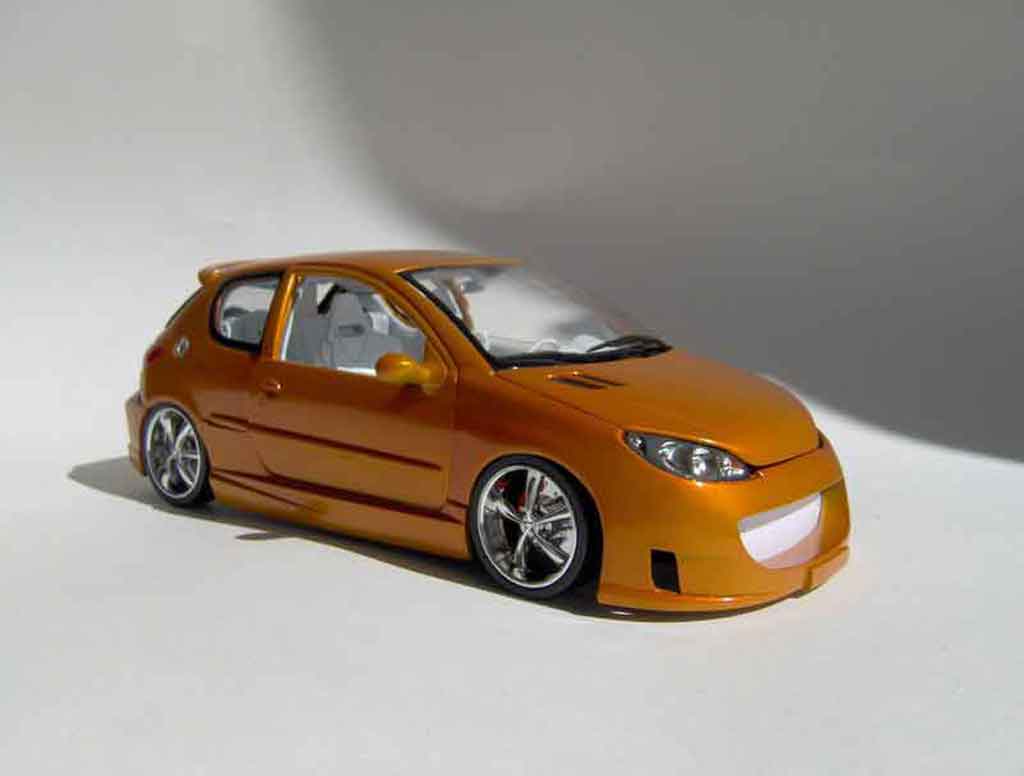 Peugeot 206 RC oranje 1/18 Norev