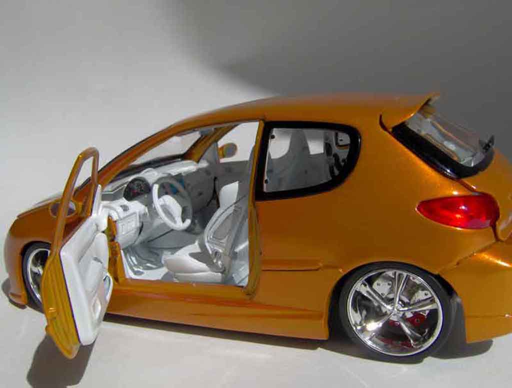 Peugeot 206 RC oranje 1/18 Norev