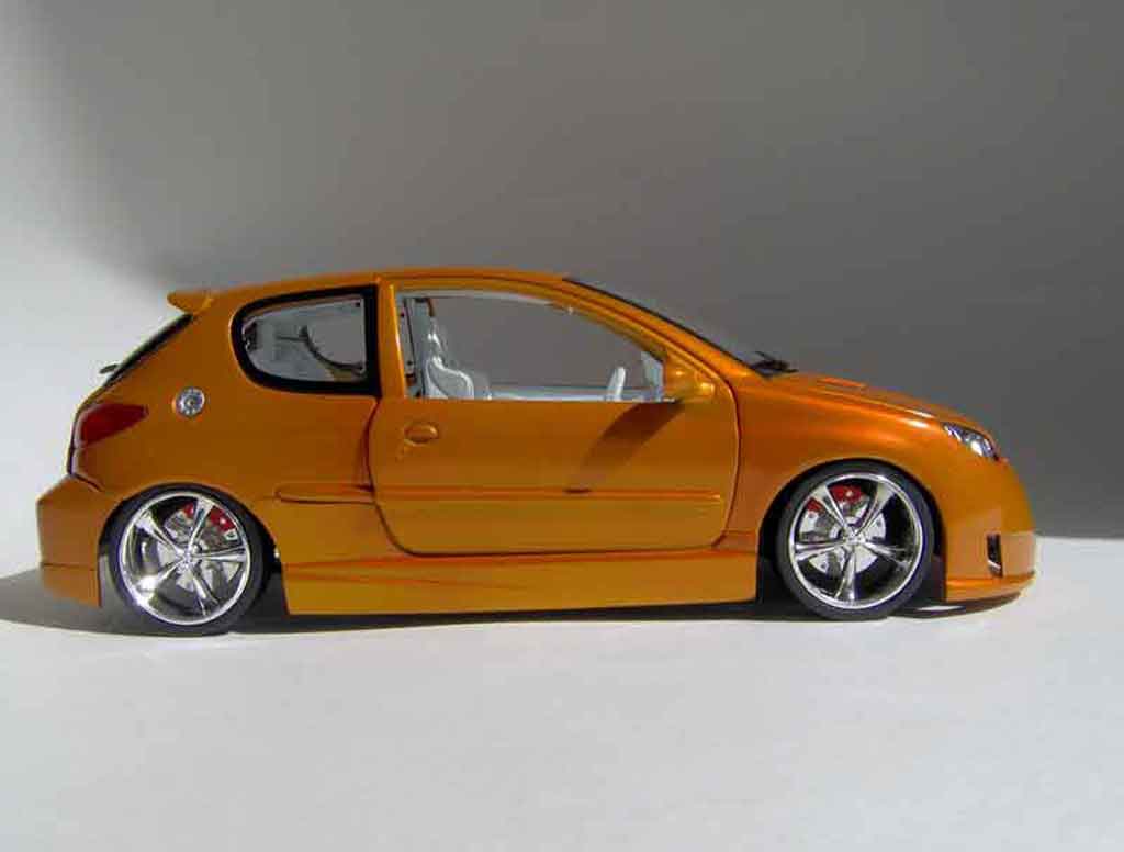 Peugeot 206 RC oranje 1/18 Norev