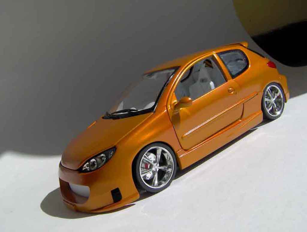 Peugeot 206 RC oranje 1/18 Norev